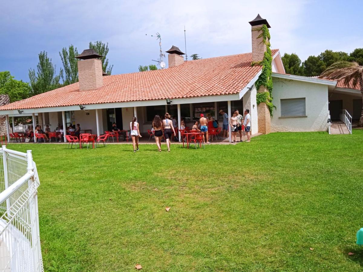 Bungalows Zaragoza Camping Kültér fotó
